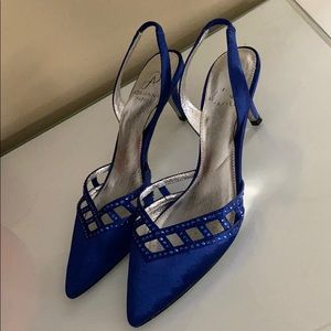 Adrianna Papell Haven Pump